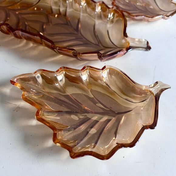 Carnival Marigold Glass Leaf Candy Nut Dish Tray Vintage 1950’s Set of 3 - Picture 3 of 6
